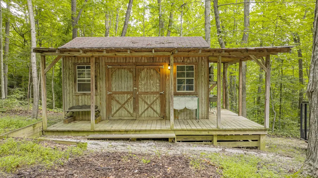1560 Bell Phipps Road Monticello KY 42633