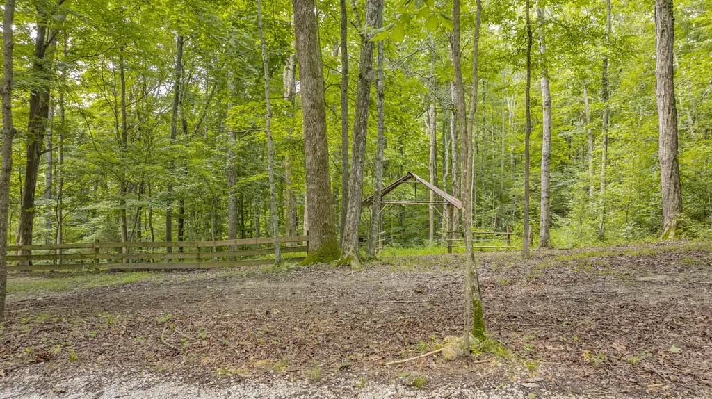 1560 Bell Phipps Road Monticello KY 42633