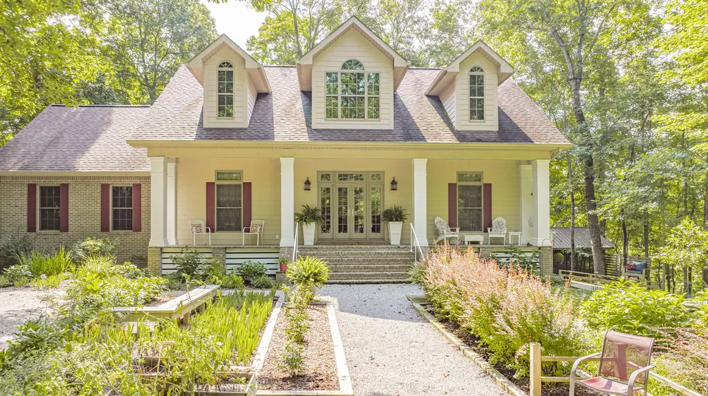 1560 Bell Phipps Road Monticello KY 42633