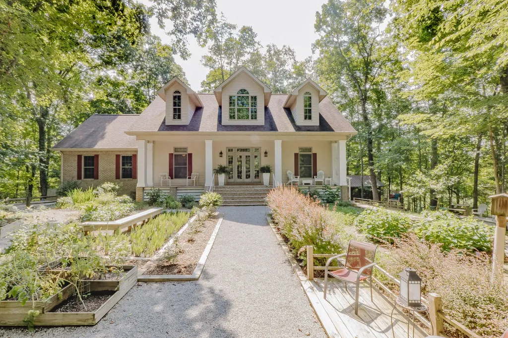 1560 Bell Phipps Road Monticello KY 42633