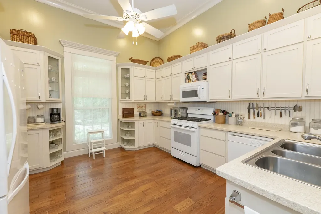 1560 Bell Phipps Road Monticello KY 42633
