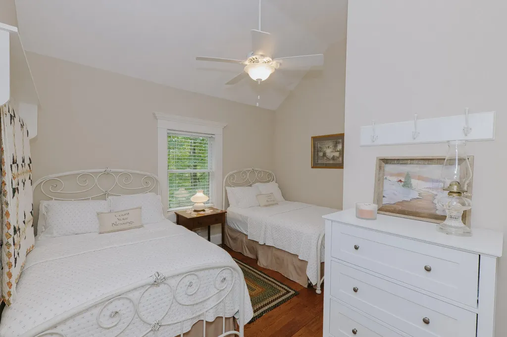 1560 Bell Phipps Road Monticello KY 42633