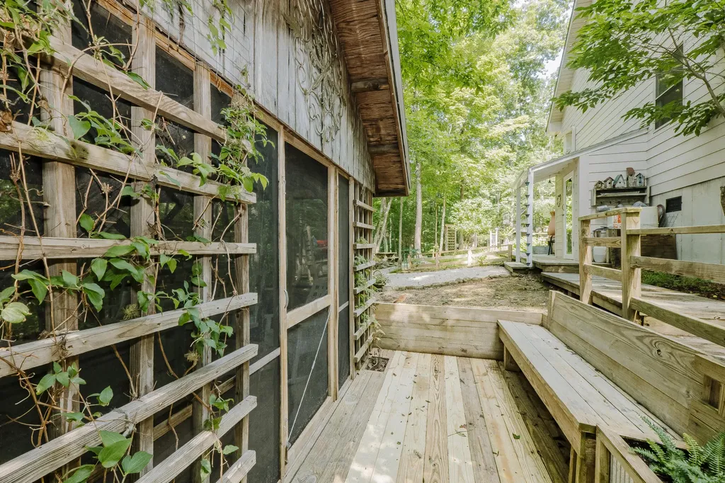 1560 Bell Phipps Road Monticello KY 42633