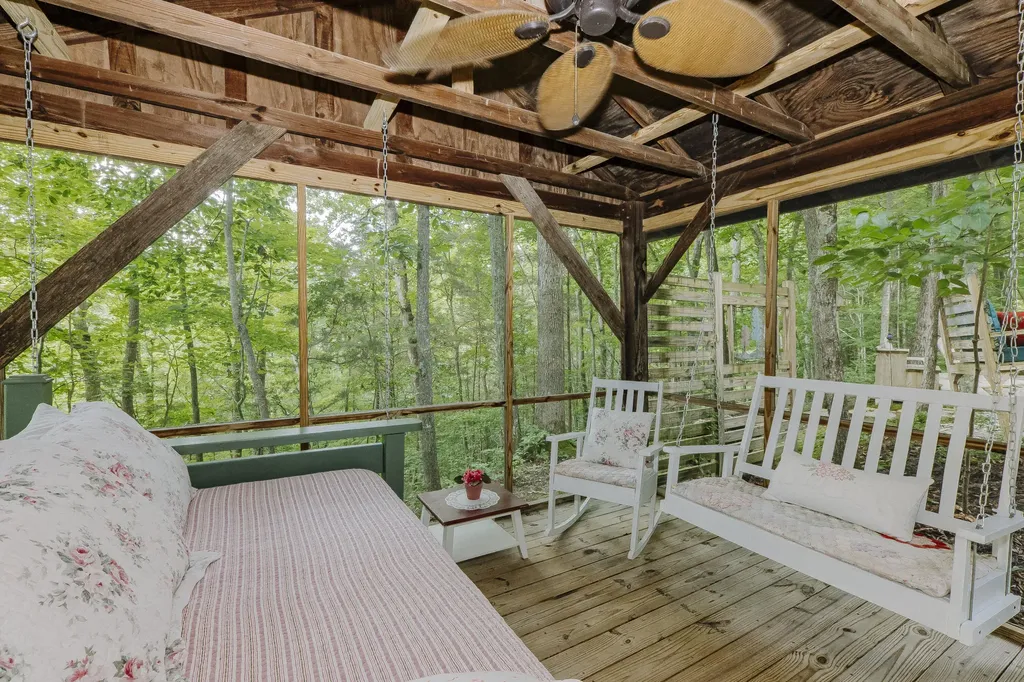 1560 Bell Phipps Road Monticello KY 42633