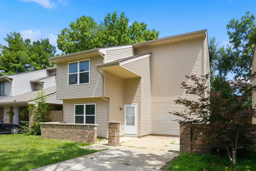 1609 Prairie Circle Lexington KY 40515