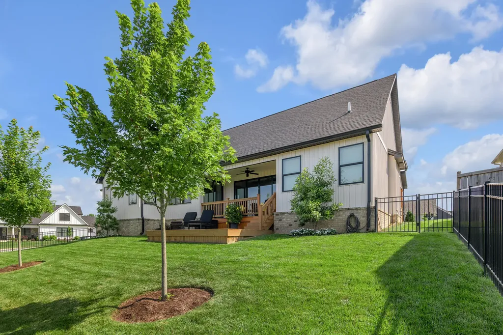 602 Trinity Lane Versailles KY 40383
