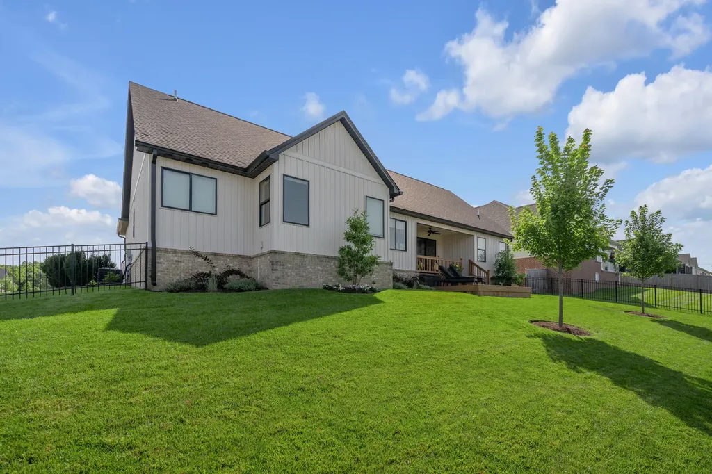602 Trinity Lane Versailles KY 40383