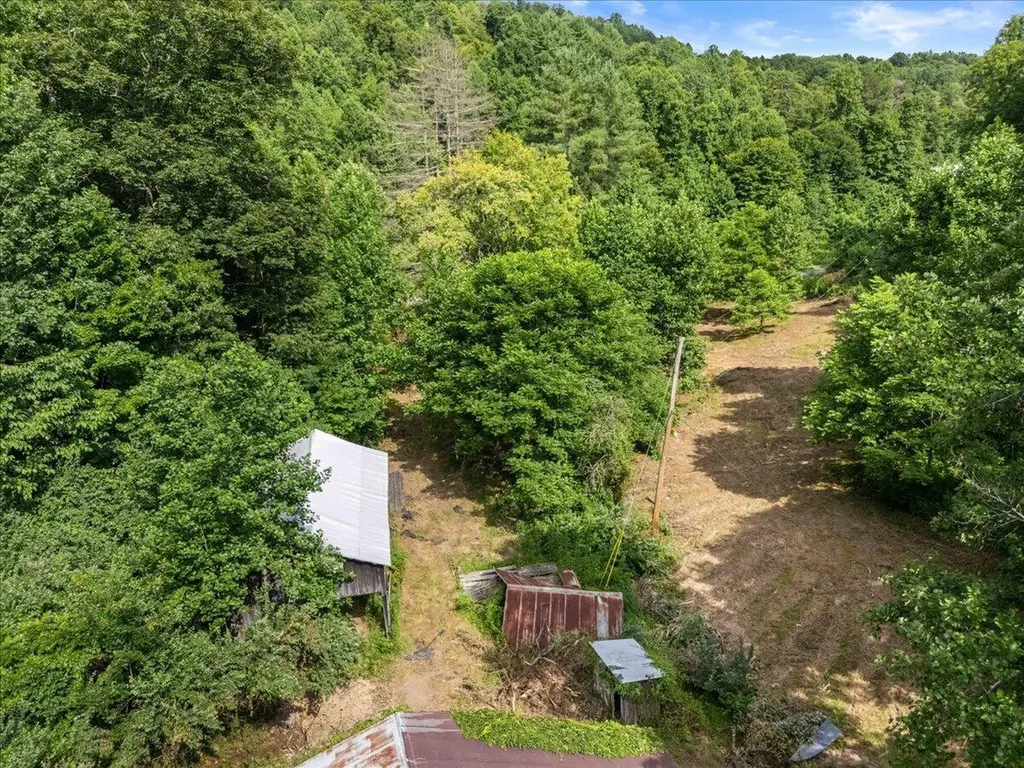 2661 Buncomb Road Tyner KY 40486