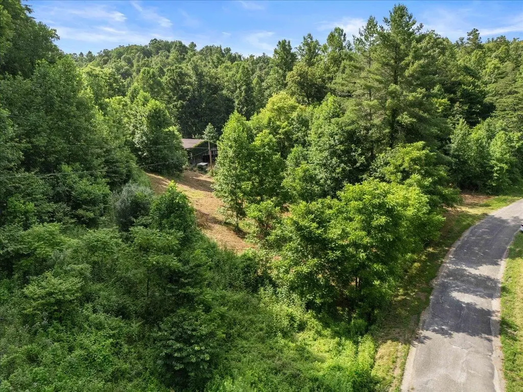 2661 Buncomb Road Tyner KY 40486