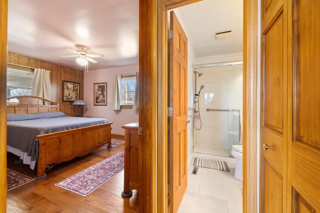400 Cambridge Shores Drive Gilbertsville KY 42044
