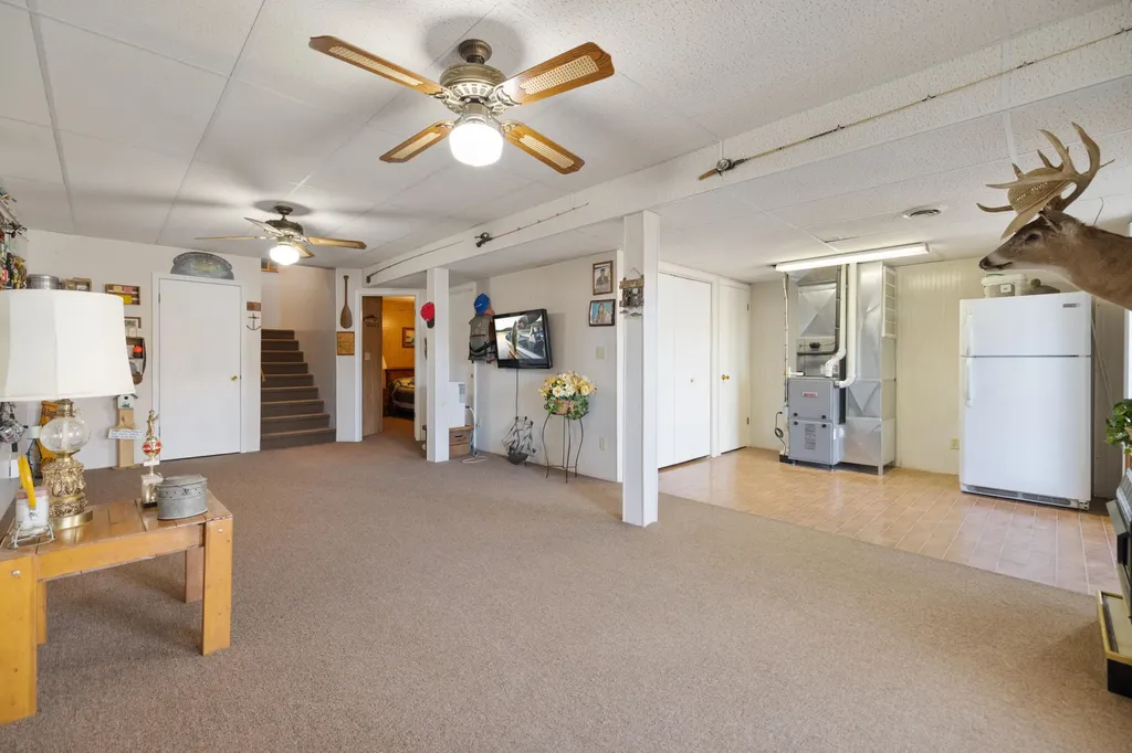 400 Cambridge Shores Drive Gilbertsville KY 42044