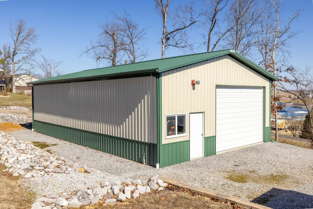 400 Cambridge Shores Drive Gilbertsville KY 42044