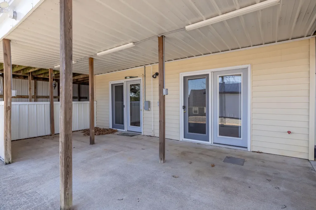 400 Cambridge Shores Drive Gilbertsville KY 42044