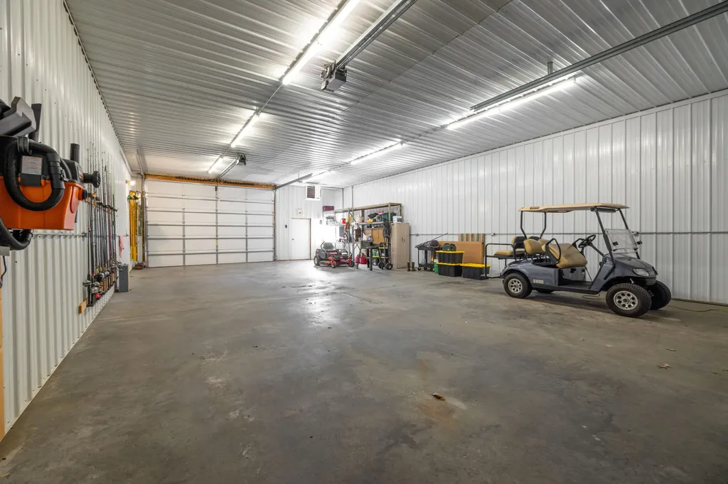 400 Cambridge Shores Drive Gilbertsville KY 42044