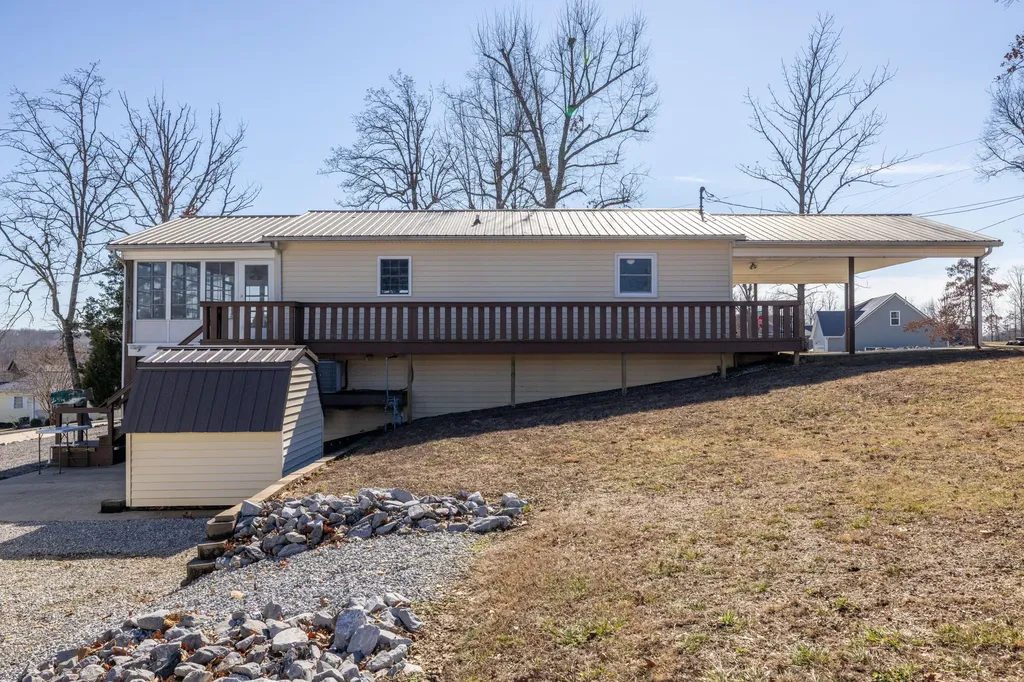 400 Cambridge Shores Drive Gilbertsville KY 42044