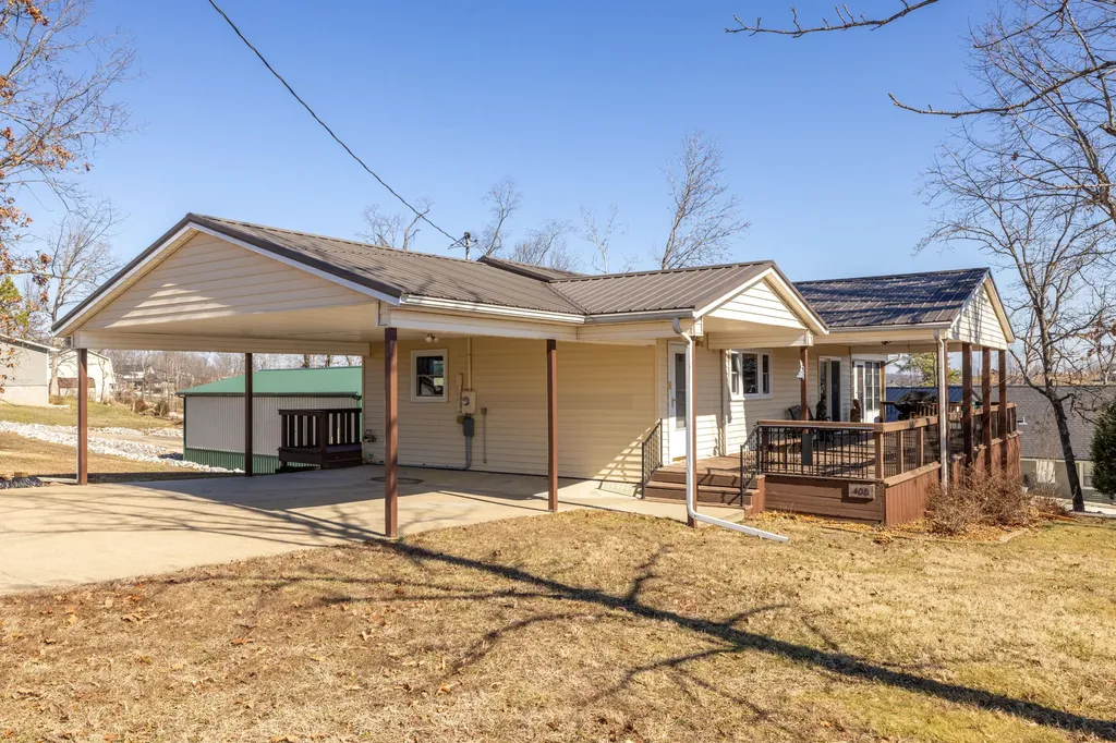 400 Cambridge Shores Drive Gilbertsville KY 42044