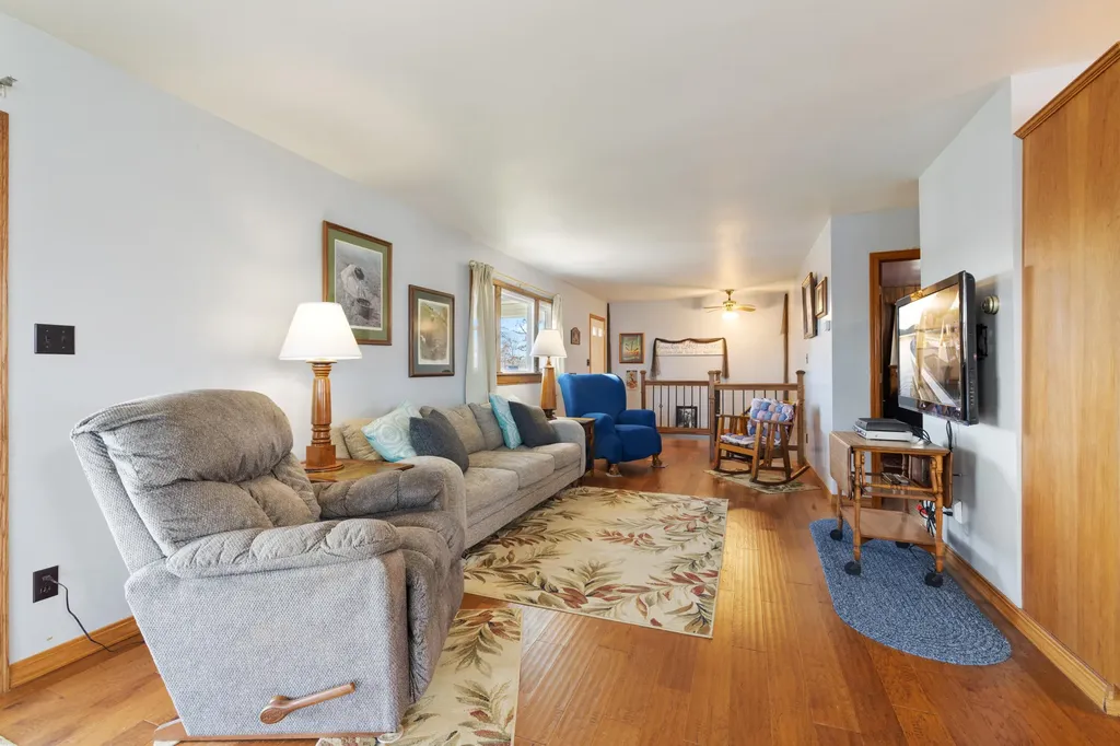 400 Cambridge Shores Drive Gilbertsville KY 42044