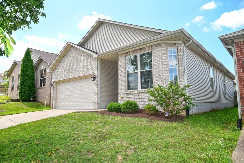 2604 Shannon Trace Lexington KY 40511