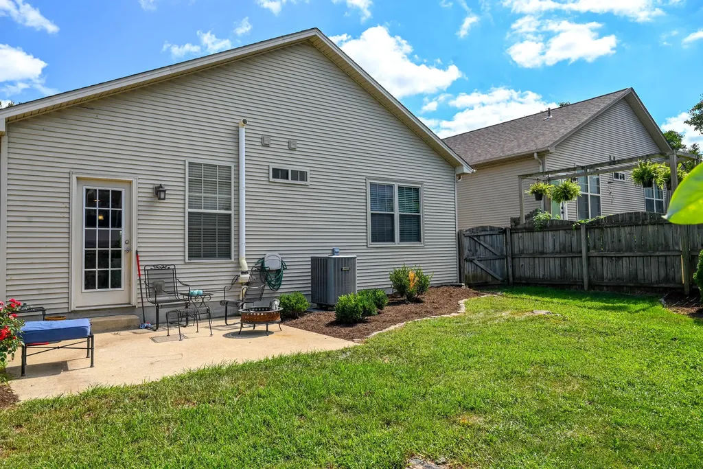 2604 Shannon Trace Lexington KY 40511