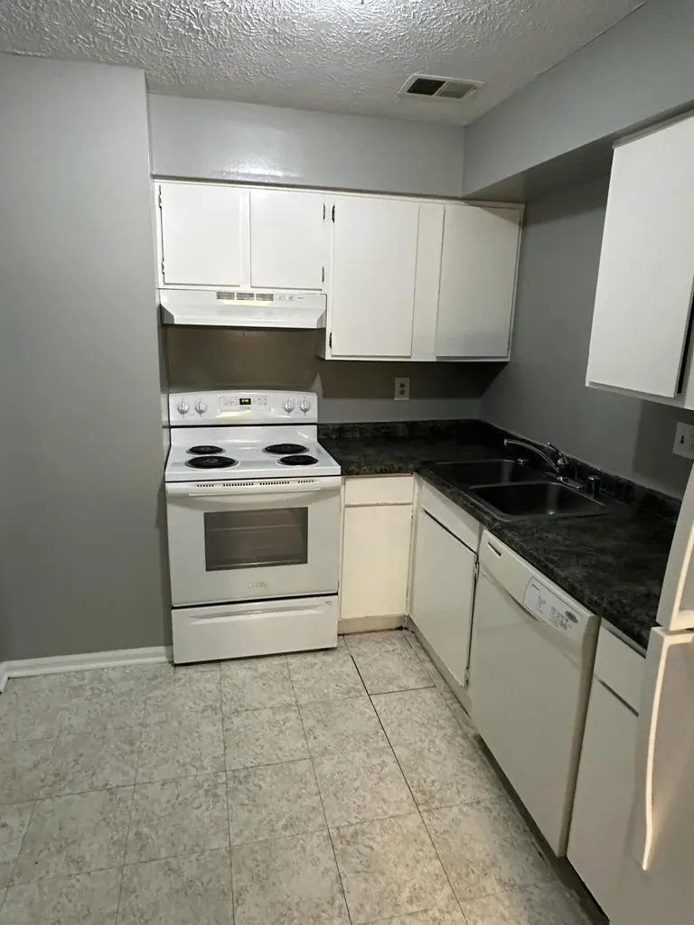 380 Redding Road Lexington KY 40517
