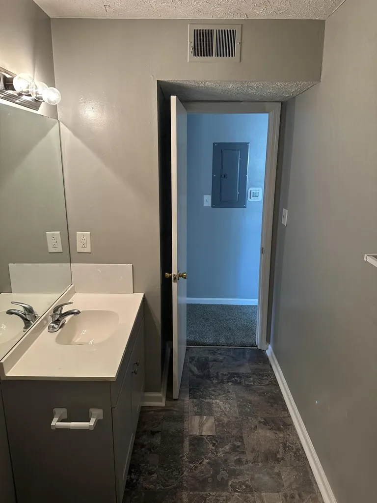 380 Redding Road Lexington KY 40517