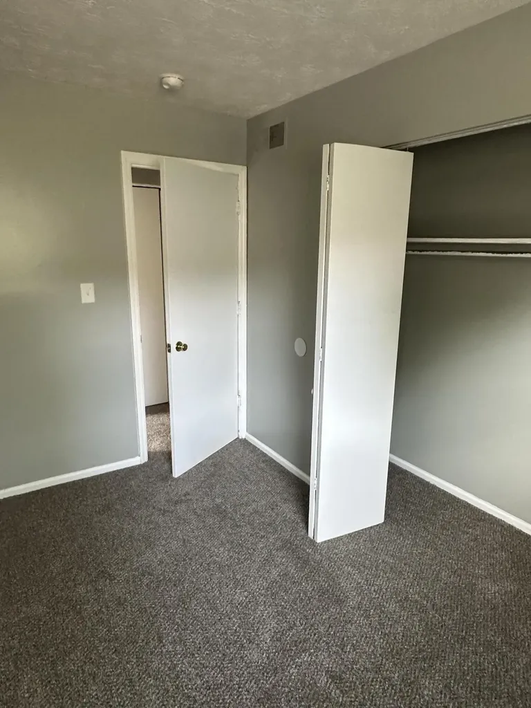 380 Redding Road Lexington KY 40517