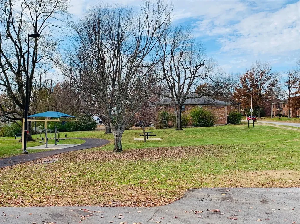 380 Redding Road Lexington KY 40517