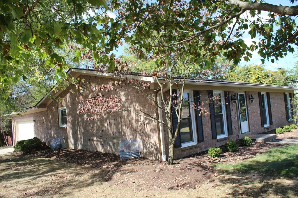 3193 Carriage Lane Lexington KY 40517