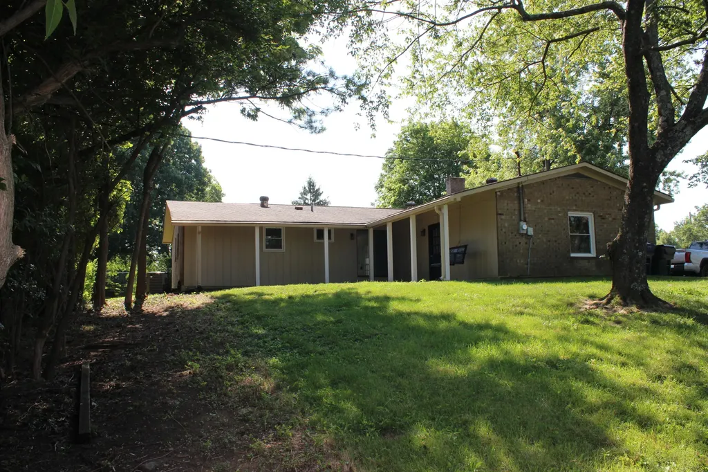 3193 Carriage Lane Lexington KY 40517
