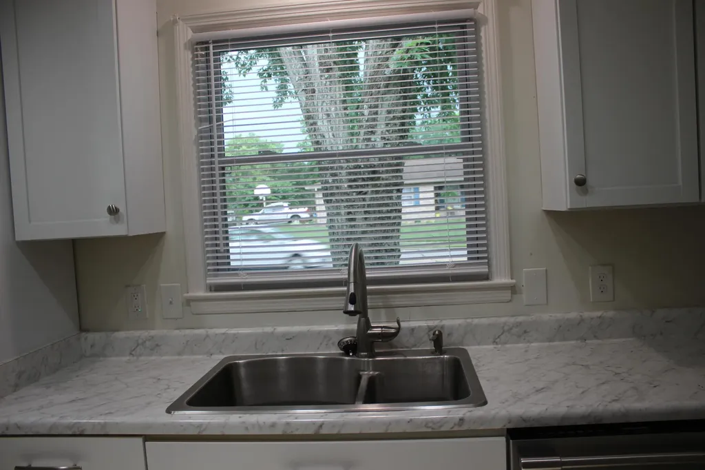 3193 Carriage Lane Lexington KY 40517
