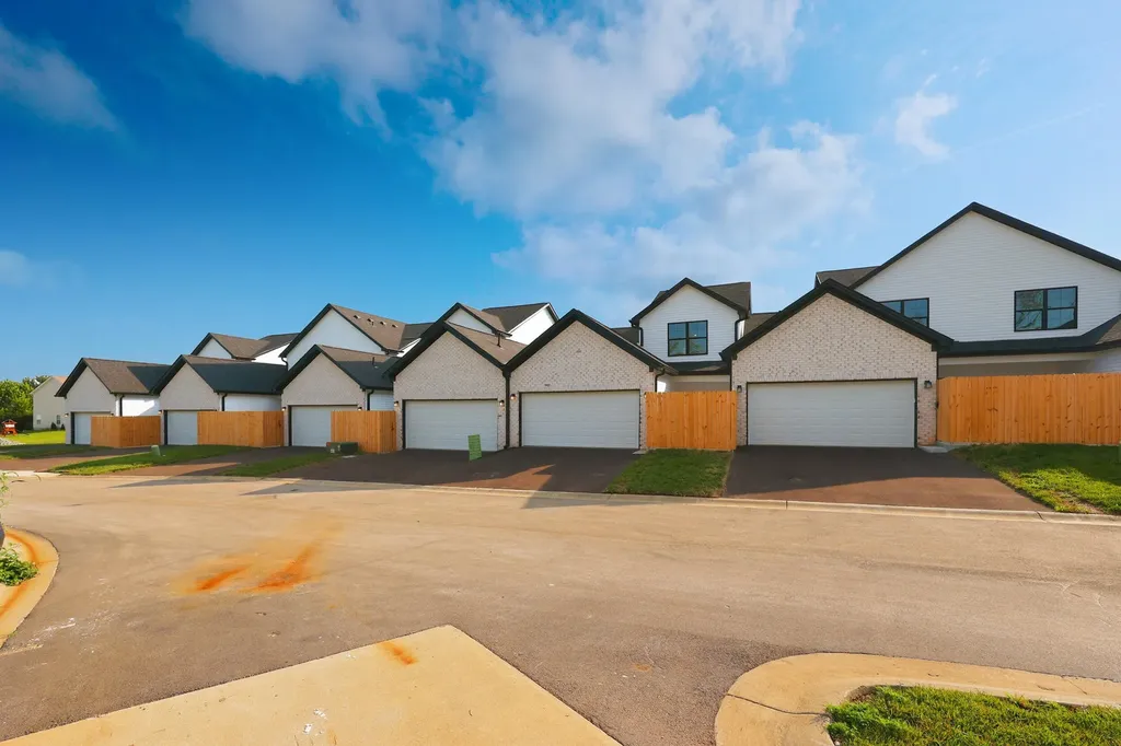 680 Hollow Creek Road Lexington KY 40511