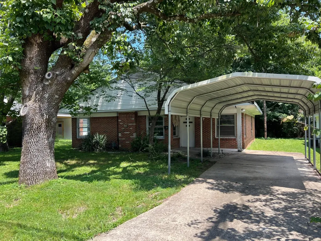 211 S 15th Street Murray KY 42071