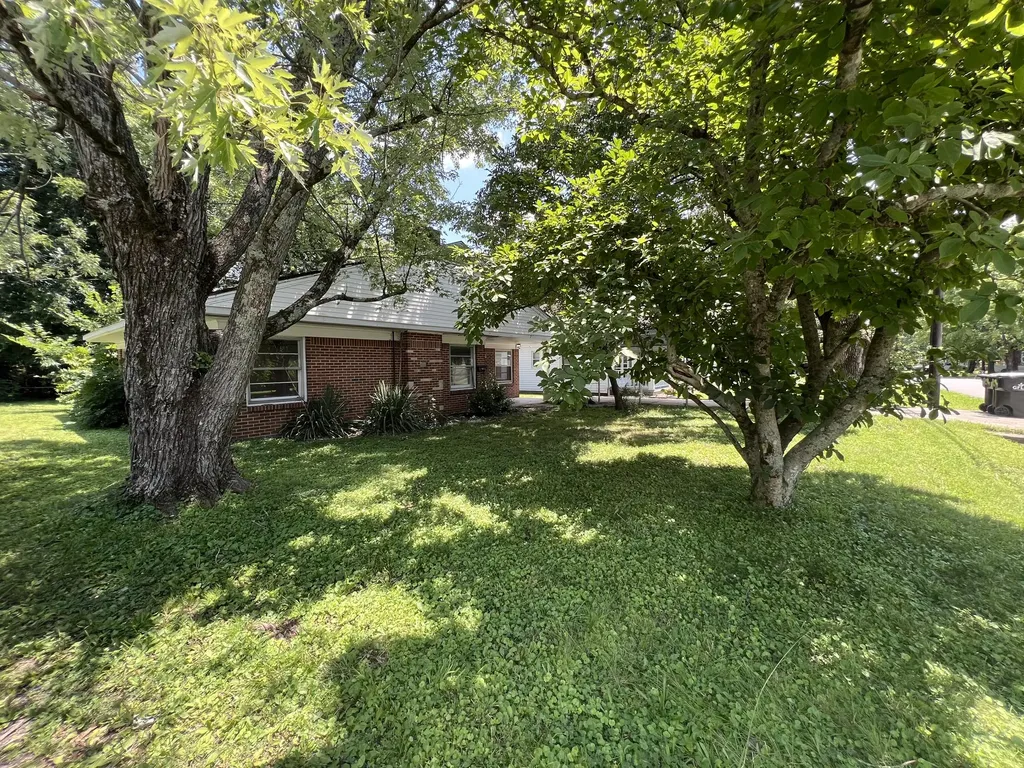 211 S 15th Street Murray KY 42071
