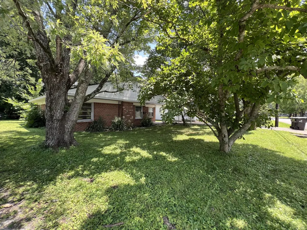 211 S 15th Street Murray KY 42071