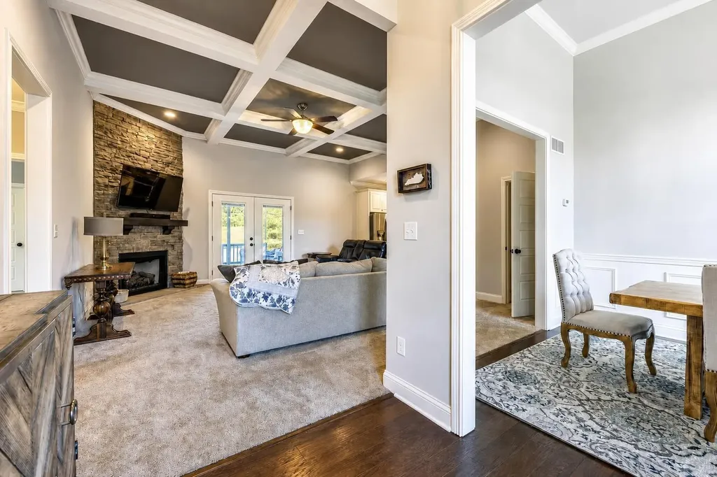 147 Cross Creek Road Paris KY 40361