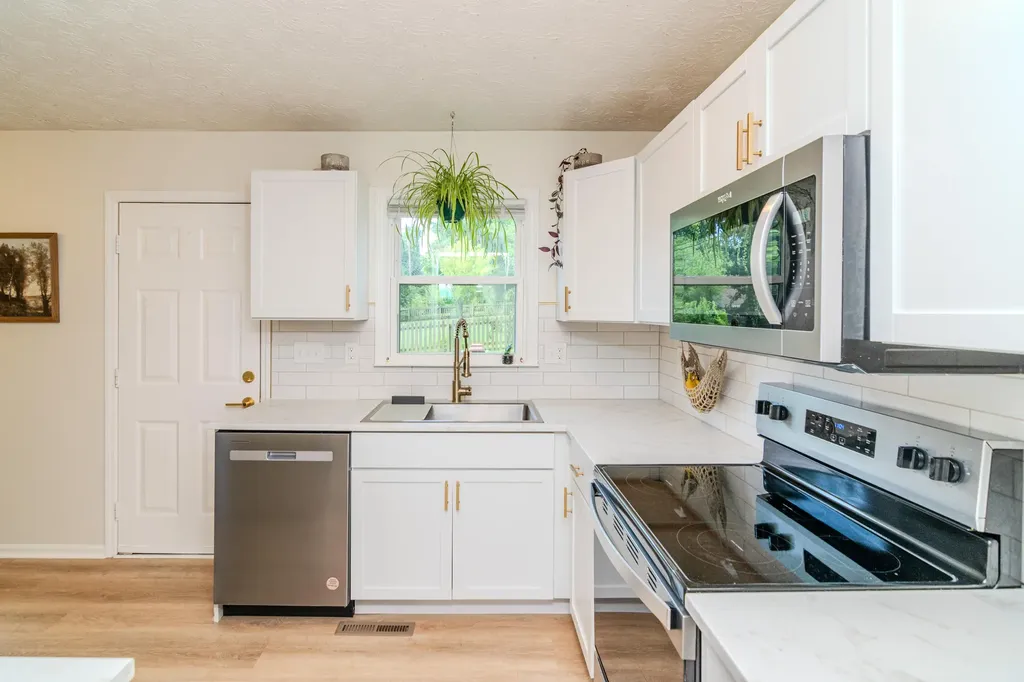 878 Bordallo Drive Lexington KY 40514
