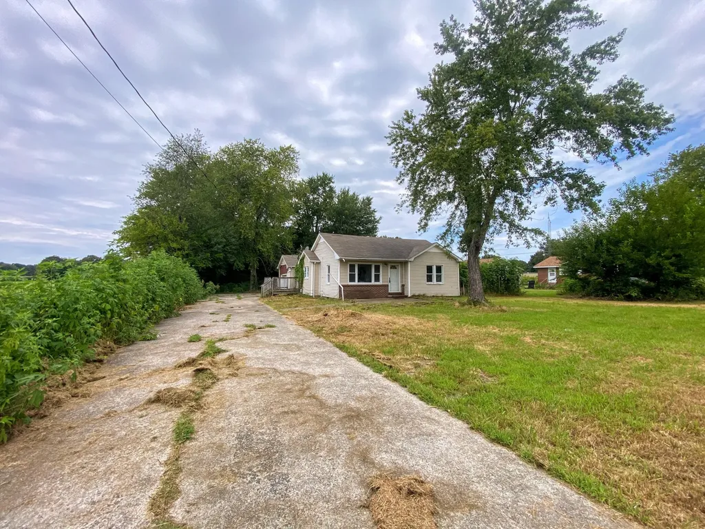 1115 Airport Road Murray KY 42071