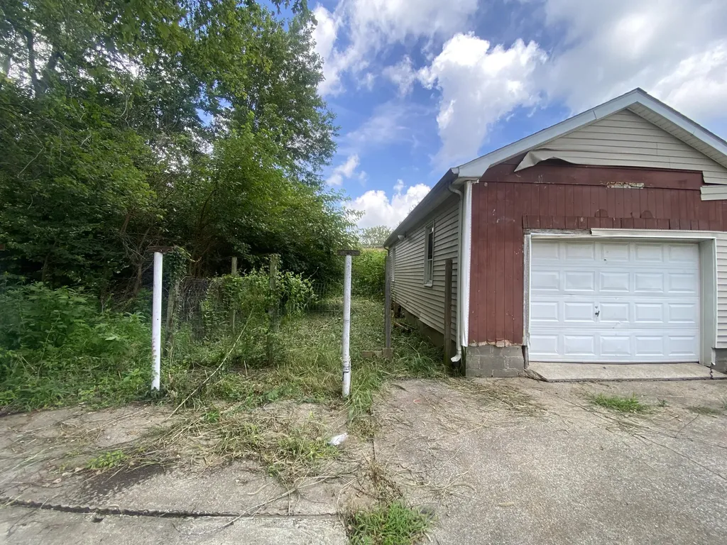 1115 Airport Road Murray KY 42071