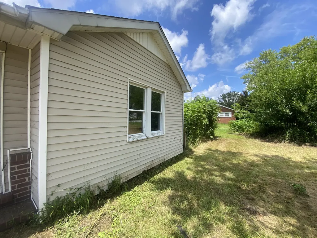 1115 Airport Road Murray KY 42071