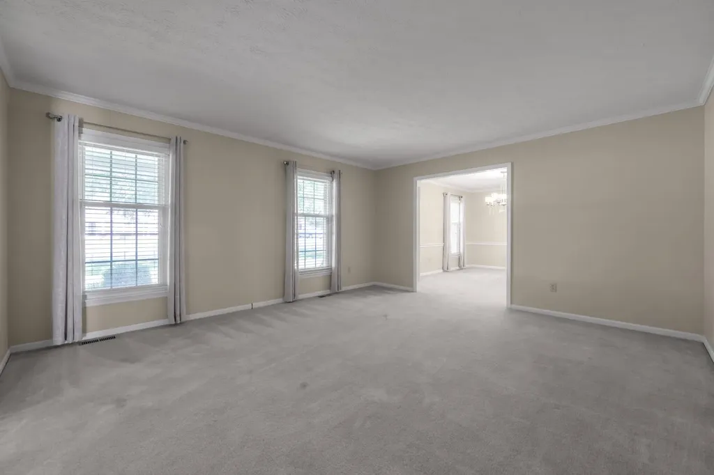 121 Hawthorne Drive Nicholasville KY 40356