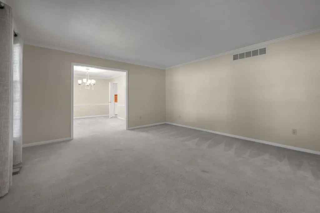 121 Hawthorne Drive Nicholasville KY 40356