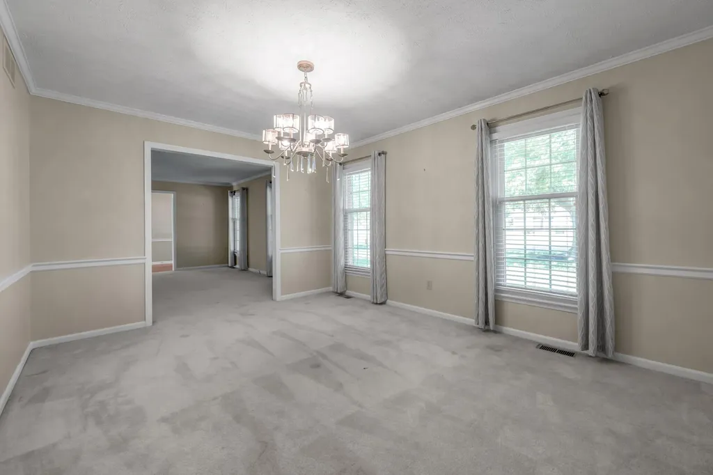 121 Hawthorne Drive Nicholasville KY 40356