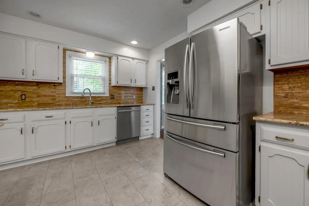 121 Hawthorne Drive Nicholasville KY 40356