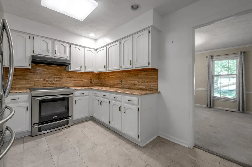 121 Hawthorne Drive Nicholasville KY 40356