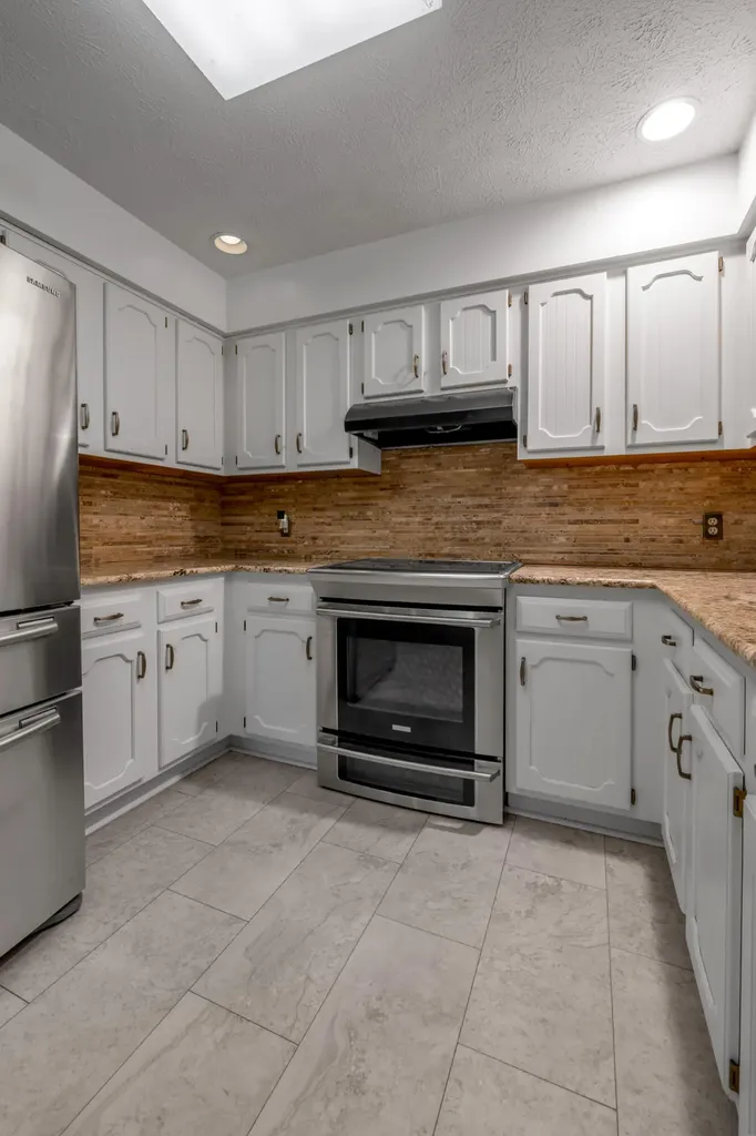 121 Hawthorne Drive Nicholasville KY 40356