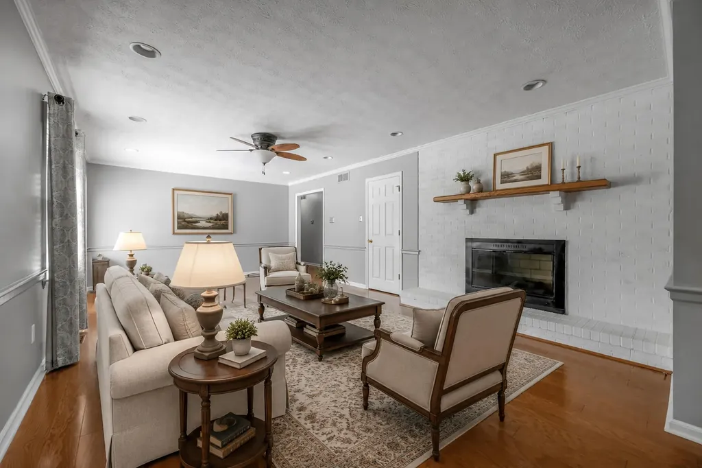 121 Hawthorne Drive Nicholasville KY 40356