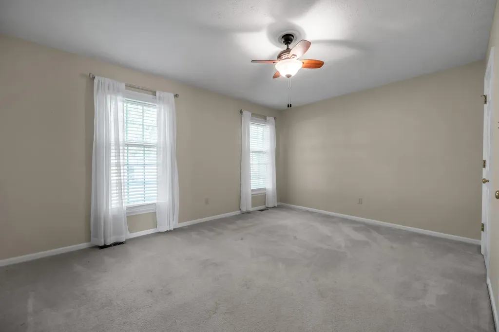 121 Hawthorne Drive Nicholasville KY 40356