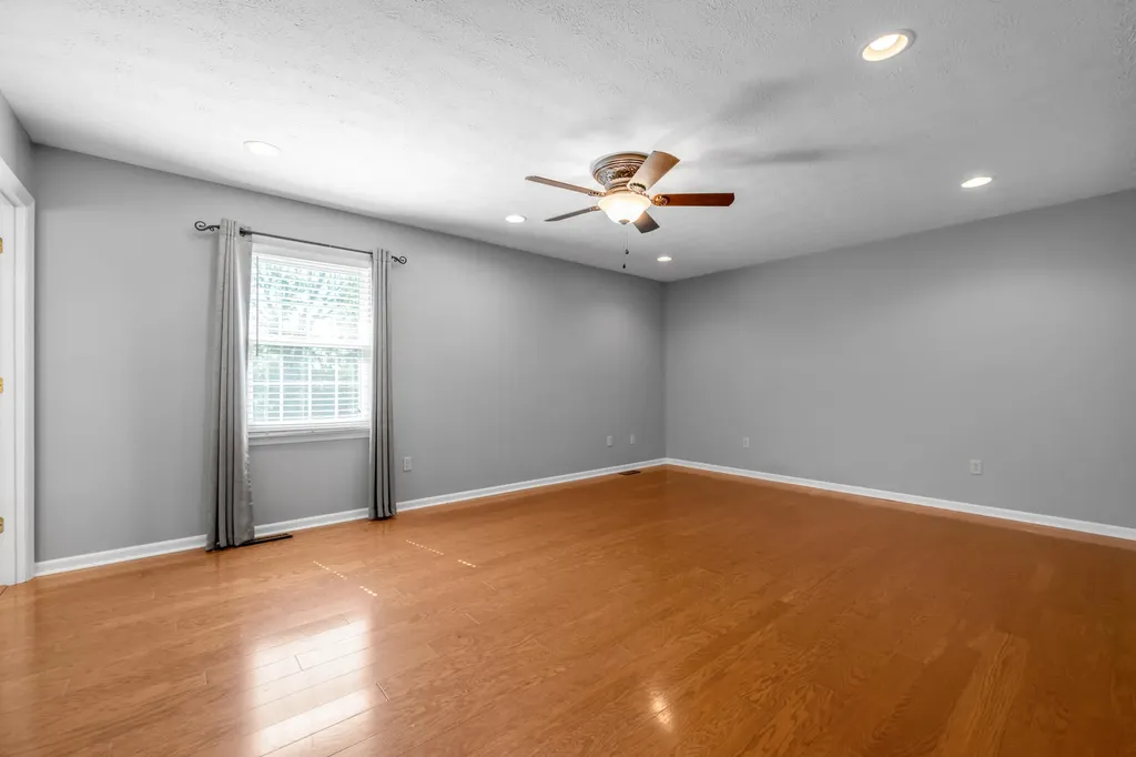 121 Hawthorne Drive Nicholasville KY 40356