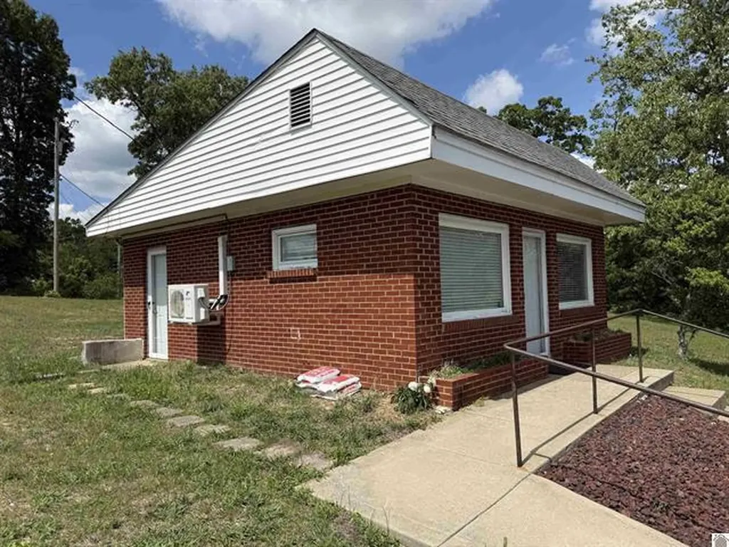 1036 Canton Road Cadiz KY 42211