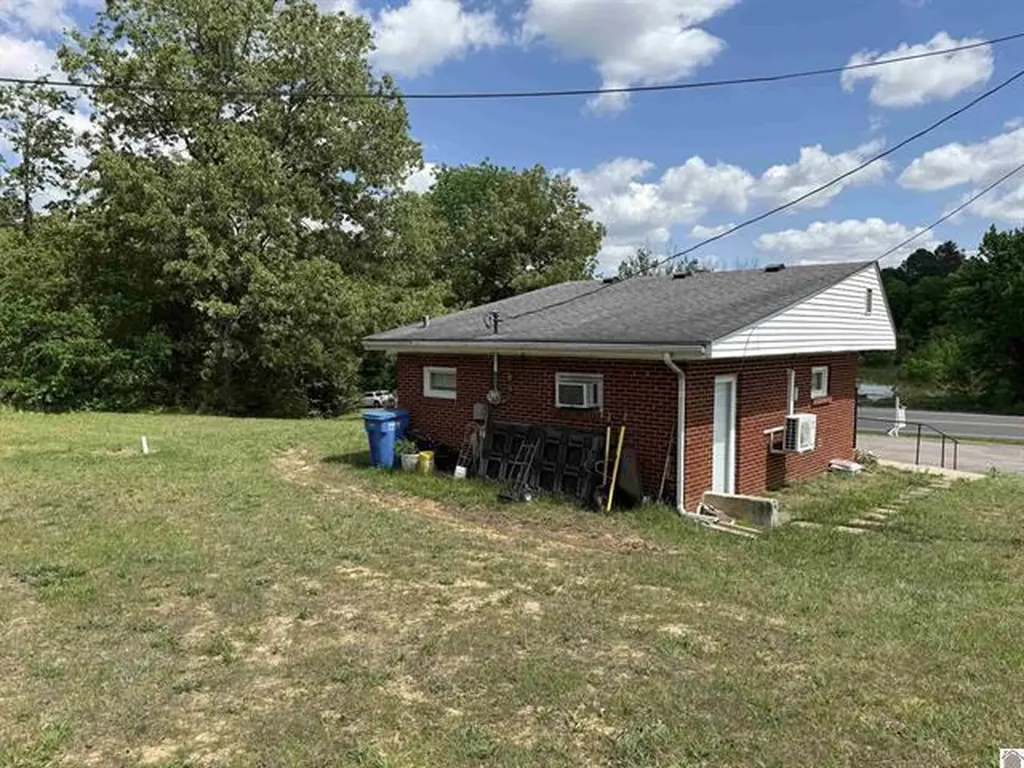 1036 Canton Road Cadiz KY 42211